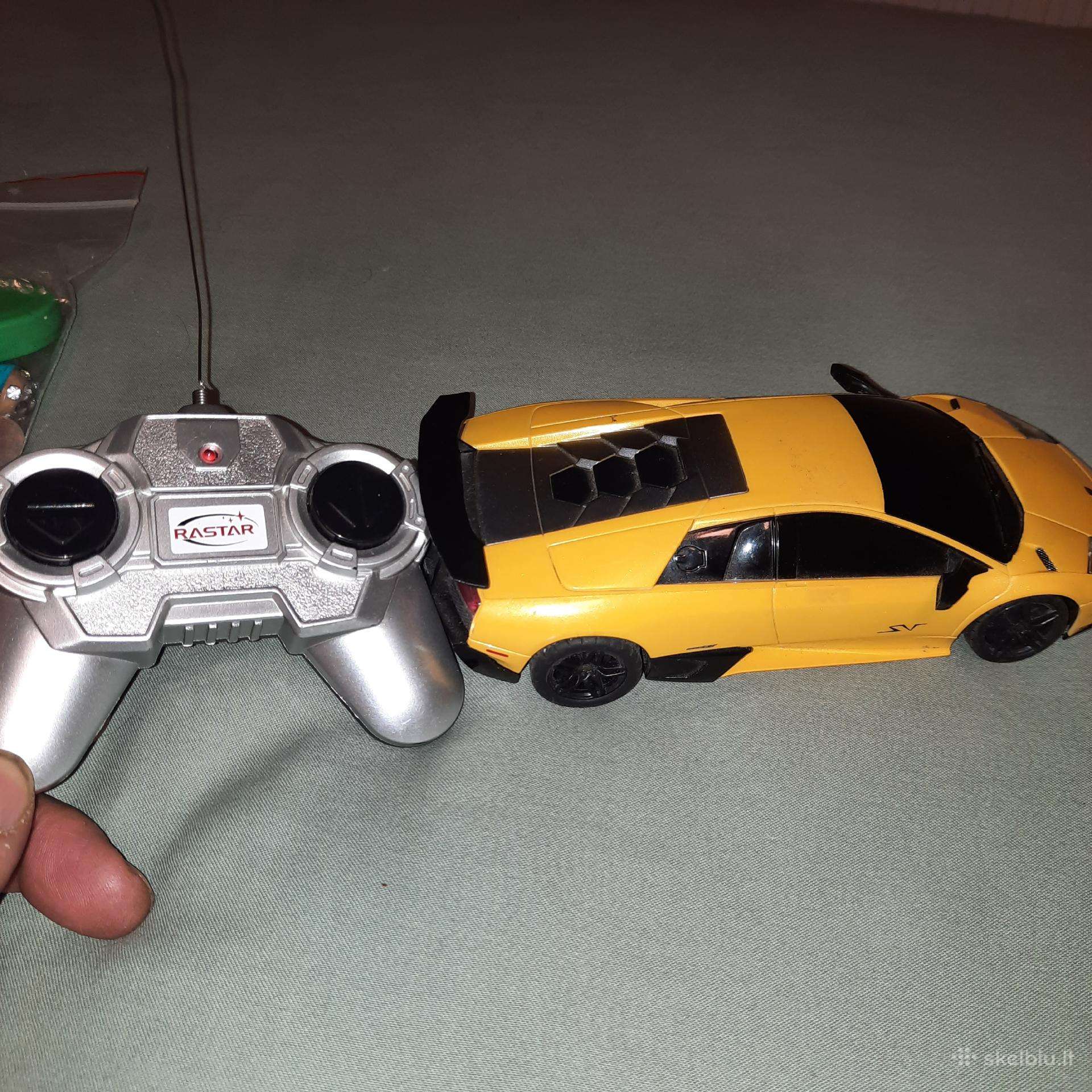 Masinele Rastar valdoma per atstuma.